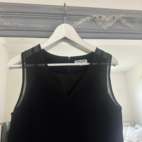 Opening Ceremony Black‎ V-Neck Sleeveless Top Asymmetrical Ruffle Hem Size 4 - Picture 2 of 7